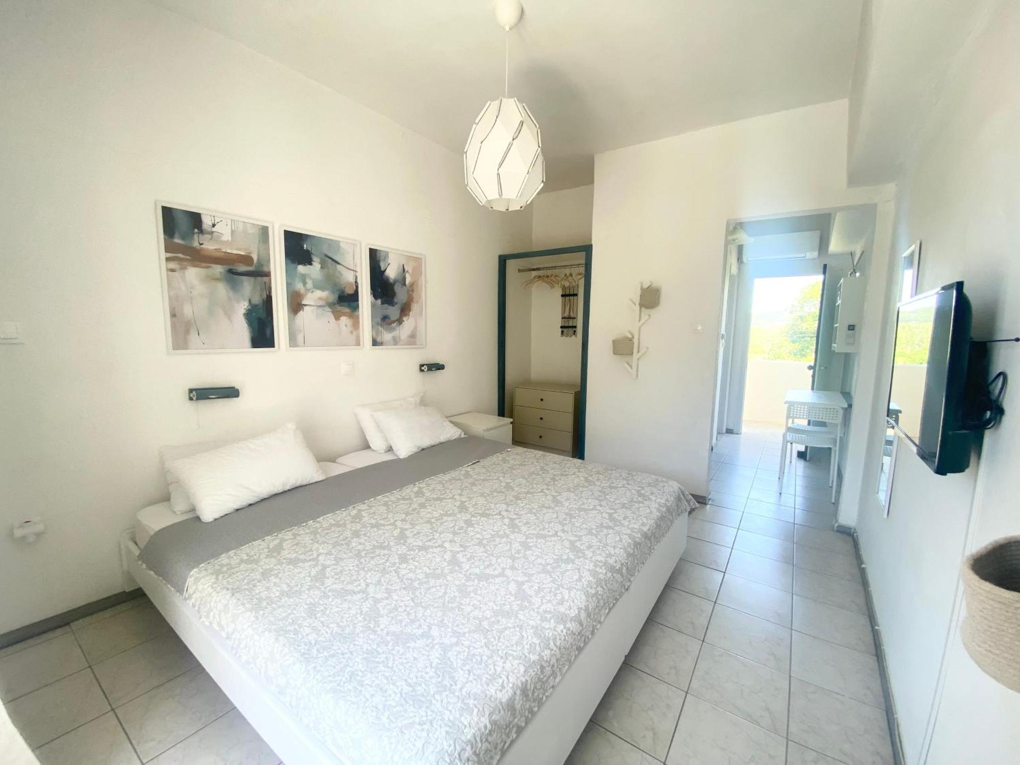 Navy Apartment With Mountain View &Private Parking Vatos Exterior photo