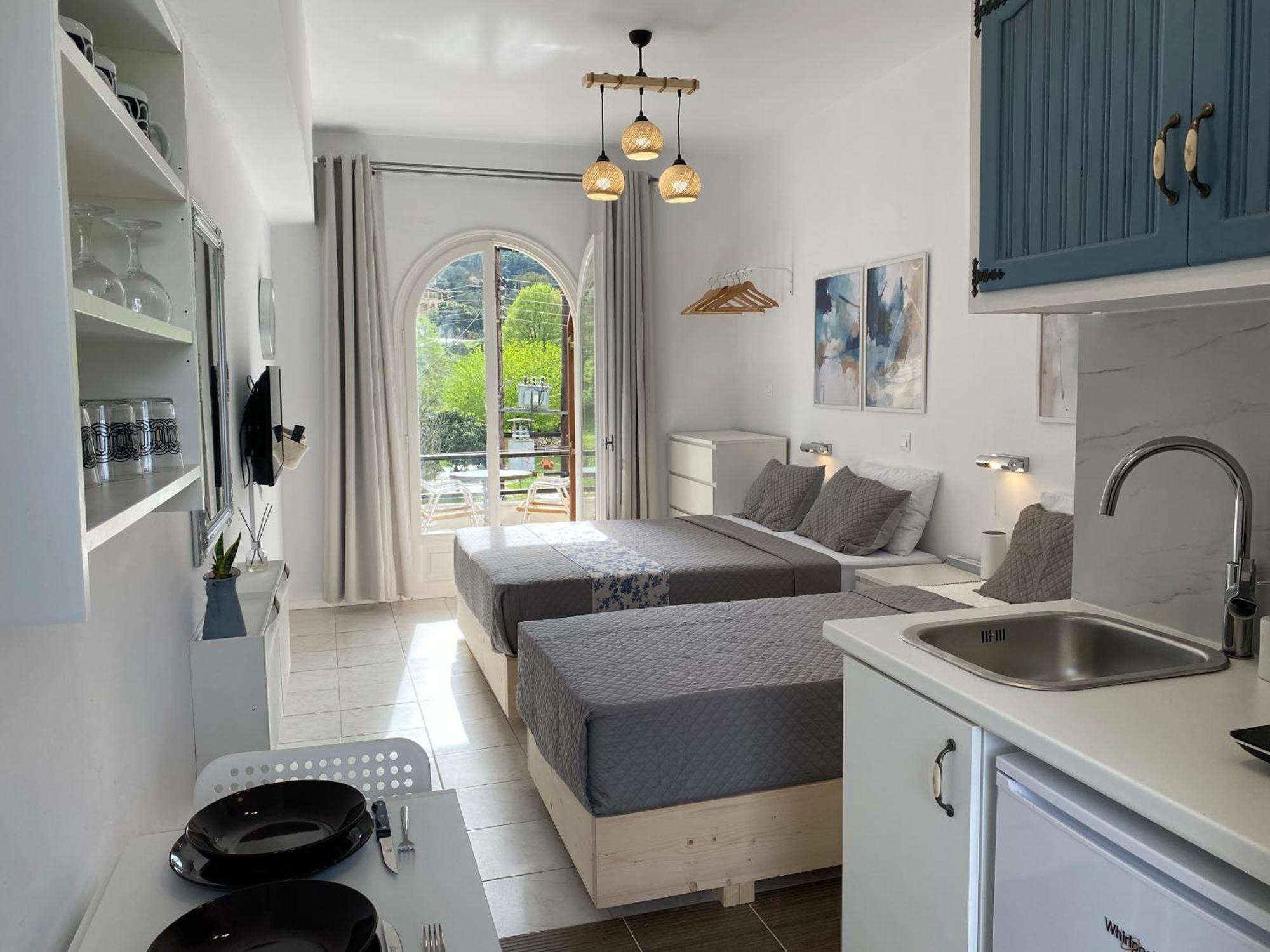Navy Apartment With Mountain View &Private Parking Vatos Exterior photo